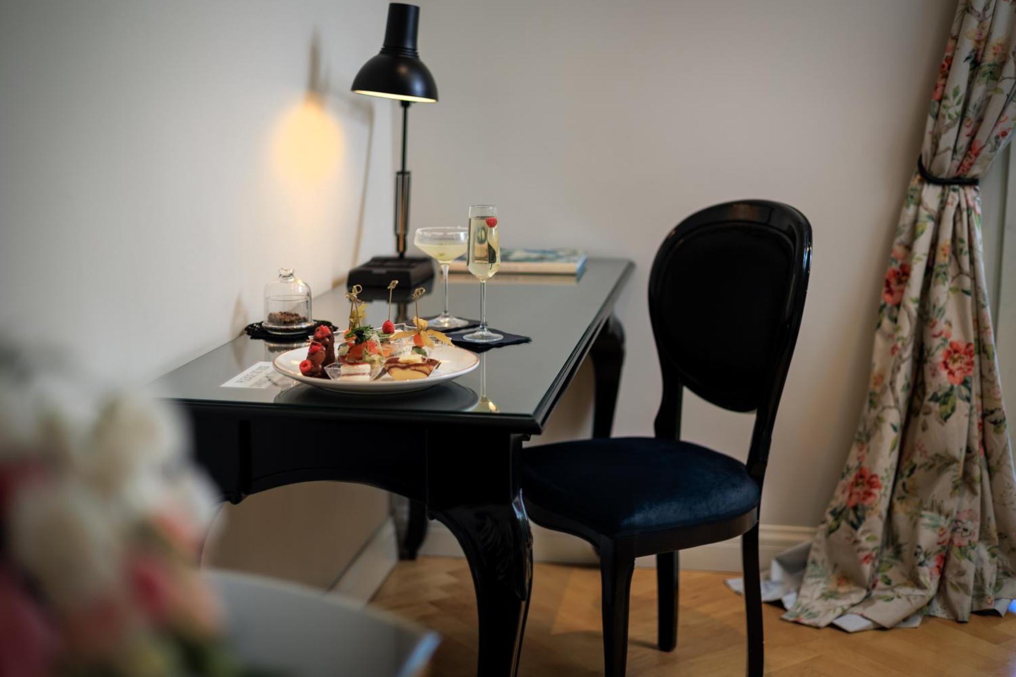 Arte Boutique Hotel Тирана Екстер'єр фото
